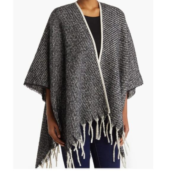 New ~ VINCE CAMUTO ~ Brushed Twill Ruana One Size ~ SHAWL FALL - Picture 1 of 7